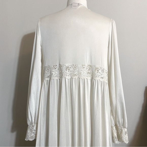 Shadowline Ivory Satin & Lace Button Up Bridal Robe M Medium - Picture 5 of 9